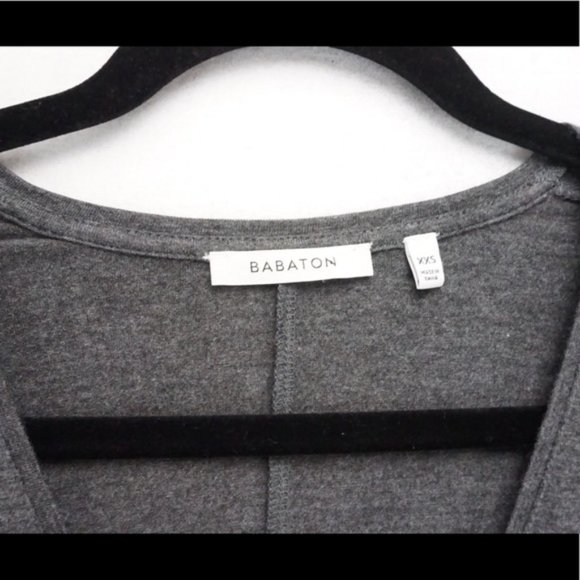 ✨Babaton Aritizia Grey V Neck Long Sleeve Shirt - Picture 3 of 3